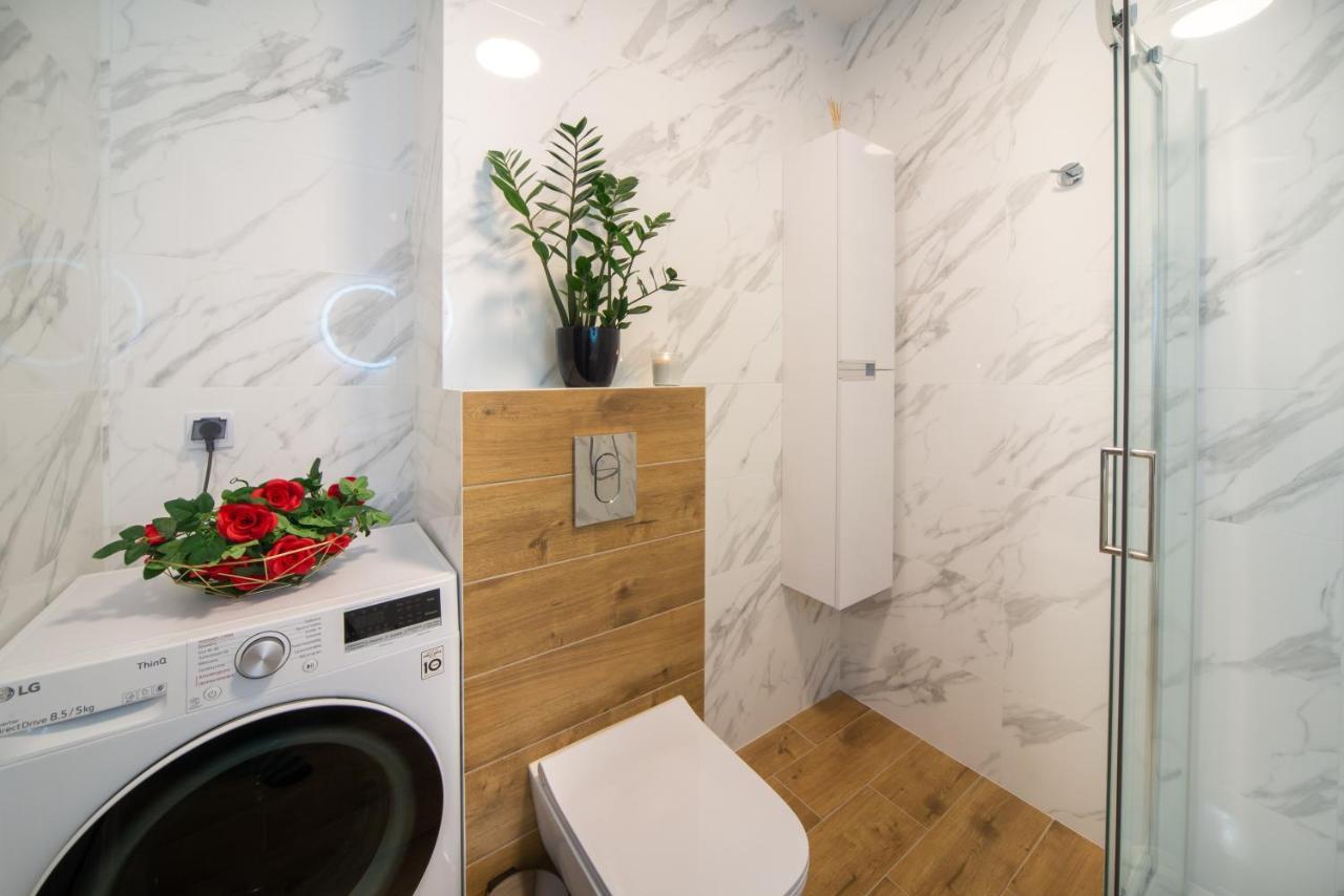 Maya'S Flats & Resorts 49 - Spacious 3 Rooms Apartment In Szafarnia Gdansk Exterior foto