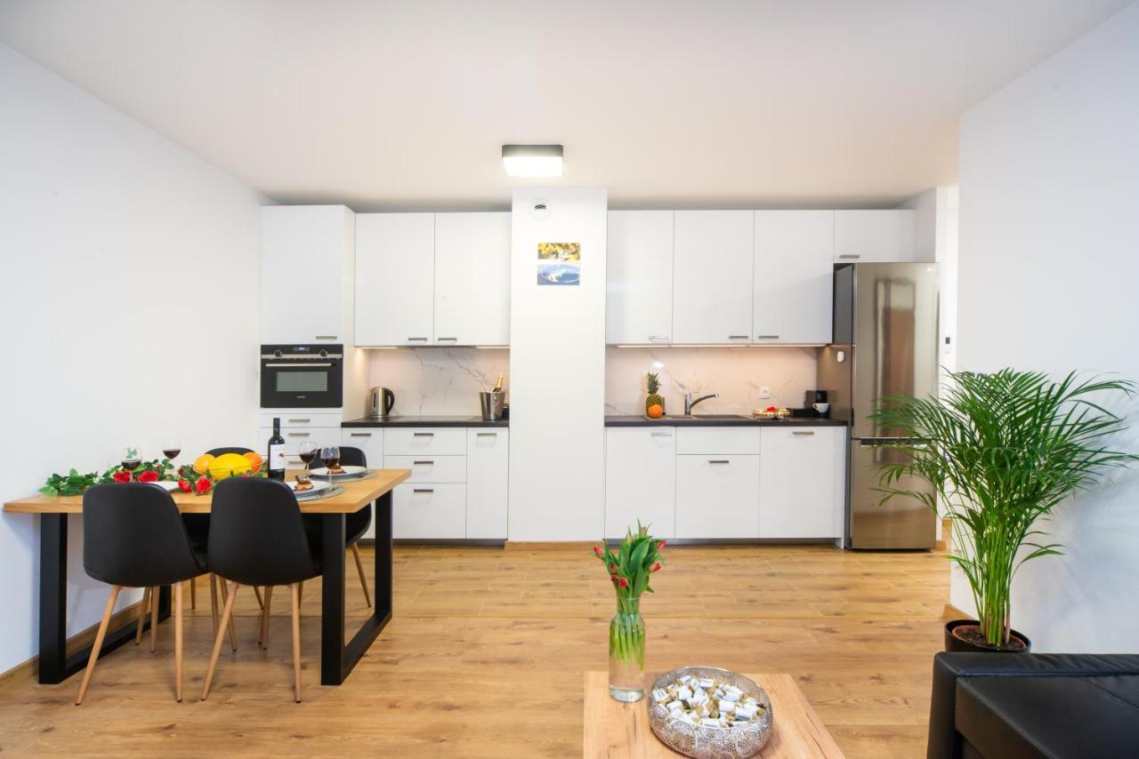Maya'S Flats & Resorts 49 - Spacious 3 Rooms Apartment In Szafarnia Gdansk Exterior foto
