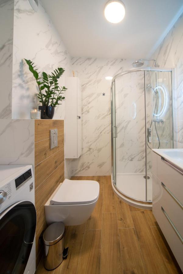 Maya'S Flats & Resorts 49 - Spacious 3 Rooms Apartment In Szafarnia Gdansk Exterior foto