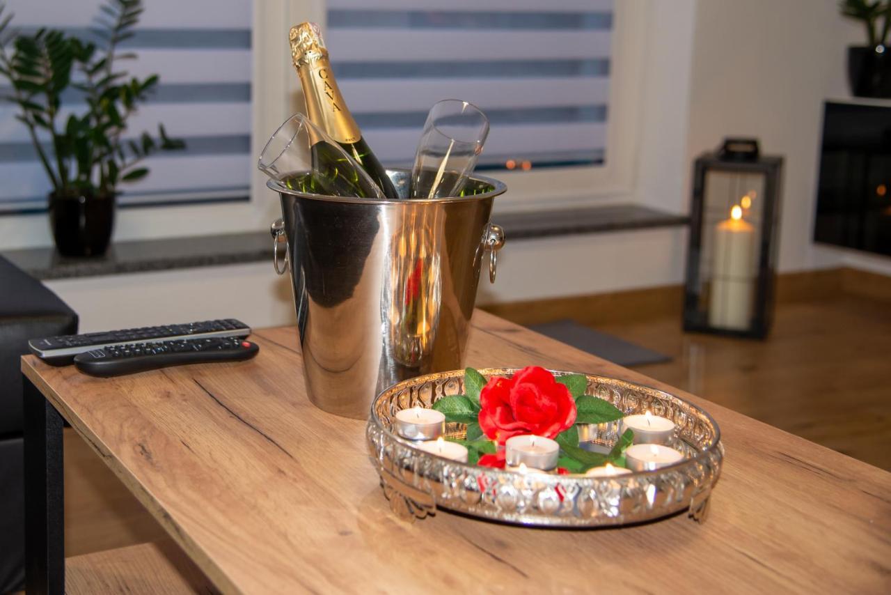 Maya'S Flats & Resorts 49 - Spacious 3 Rooms Apartment In Szafarnia Gdansk Exterior foto